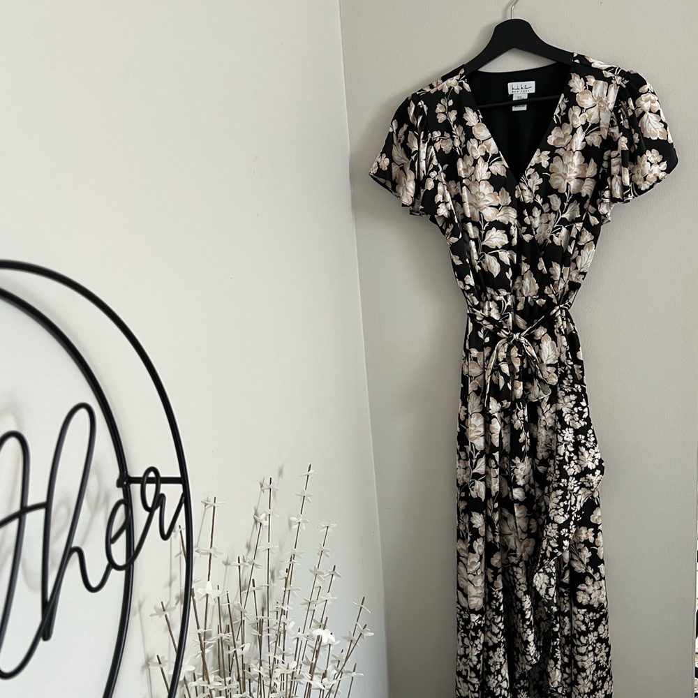 Nicole Miller Elegant Black and Cream Floral Maxi Dress